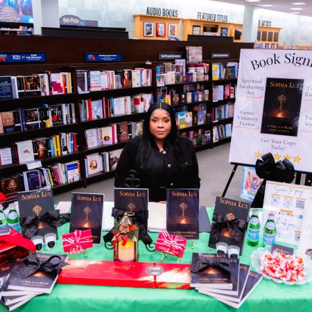 AlluringBeauty-BookSigning2-068