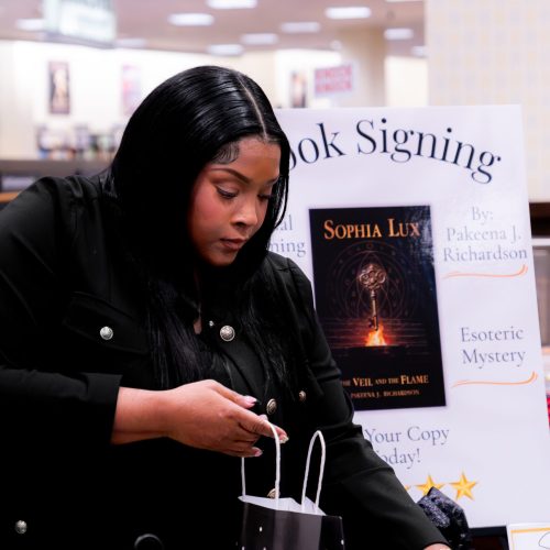 AlluringBeauty-BookSigning2-082