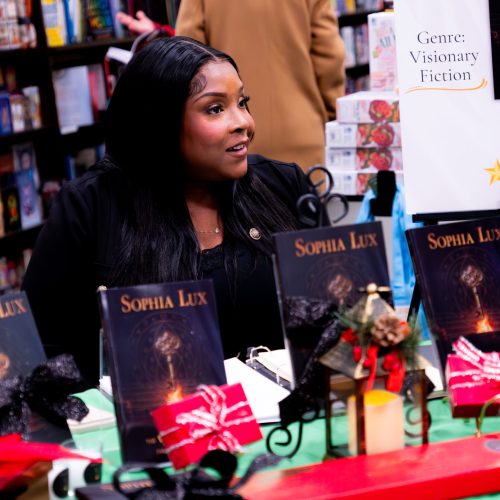 AlluringBeauty-BookSigning2-089