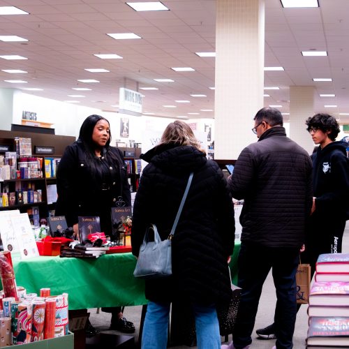 AlluringBeauty-BookSigning2-094